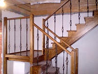 Лестница с площадкой на второй этаж