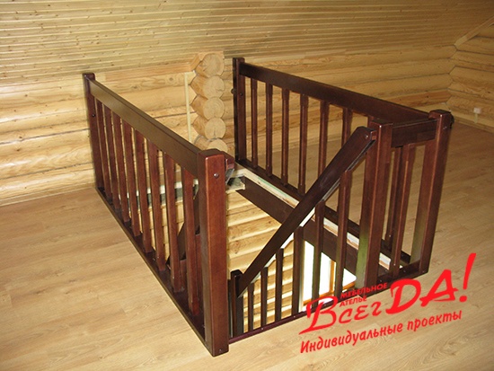 Ограждение второго этажа и лестницы с стеклом, цена в Краснодаре от компании КУБАНЬСТРОЙ